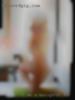 I am a swingers in FL very romantic and sensual girl.